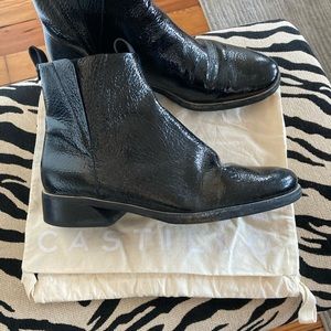 Size 7.5 Mercedes Castillo patent boots